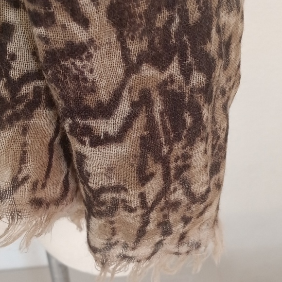 Hang N Hold Scarf Large Lightweight Wool Brown/Tan Leopard Print Wrap Shawl - Picture 3 of 5